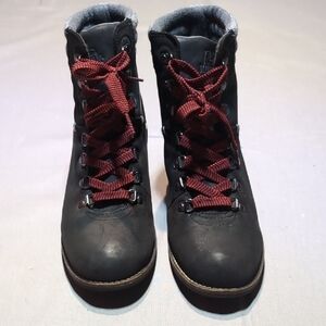 Kodiak Womens Black Ankle Boots with Red Laces Waterproof Size 8